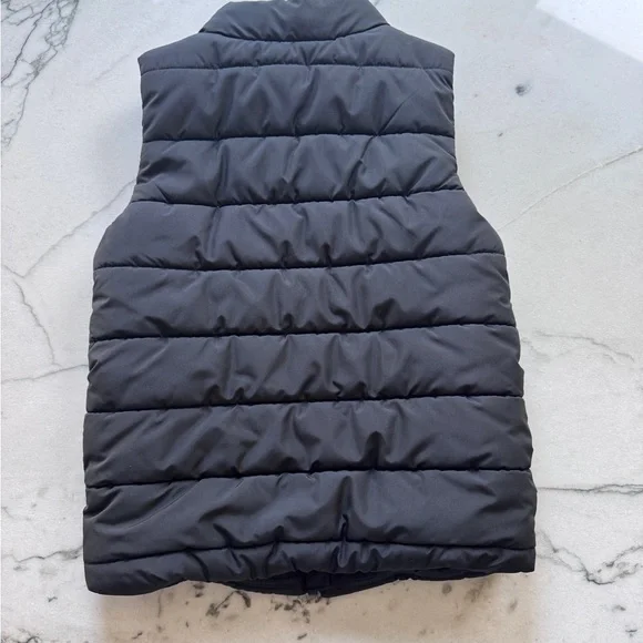 Boys Puma Tri-Color Puffer Vest in Black, Red, and White 5/6 - Picture 2 of 2